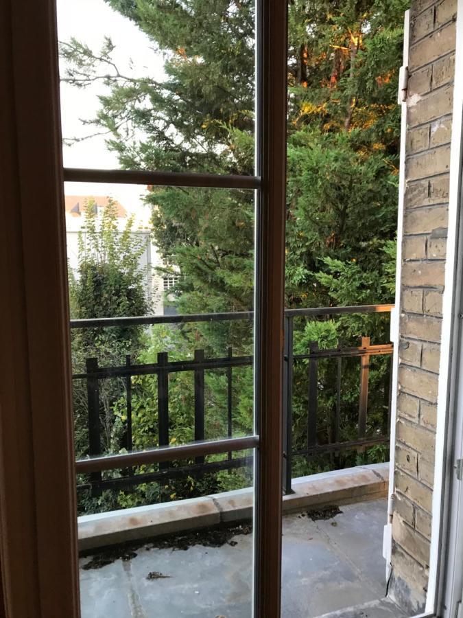 Un Jardin Dans La Ville Bed & Breakfast Chalons-en-Champagne Exterior photo
