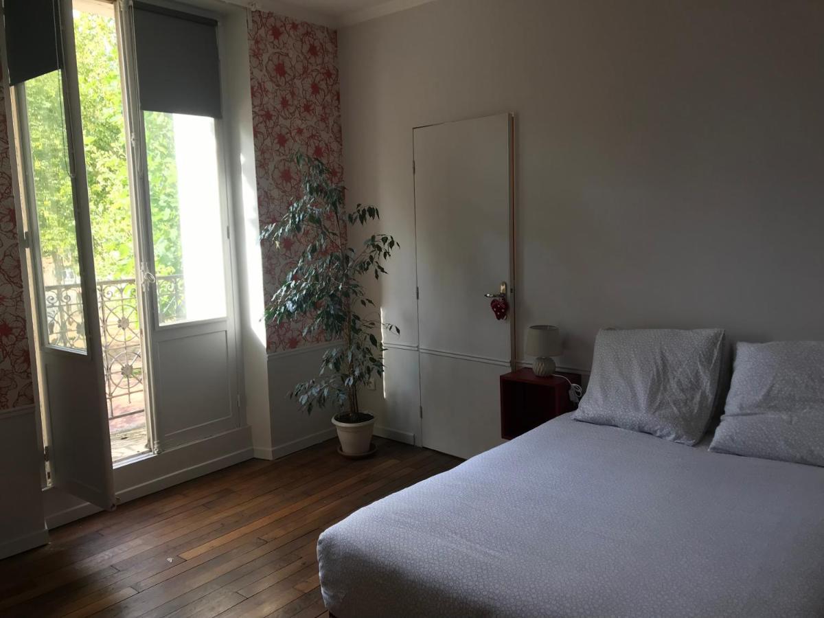 Un Jardin Dans La Ville Bed & Breakfast Chalons-en-Champagne Exterior photo