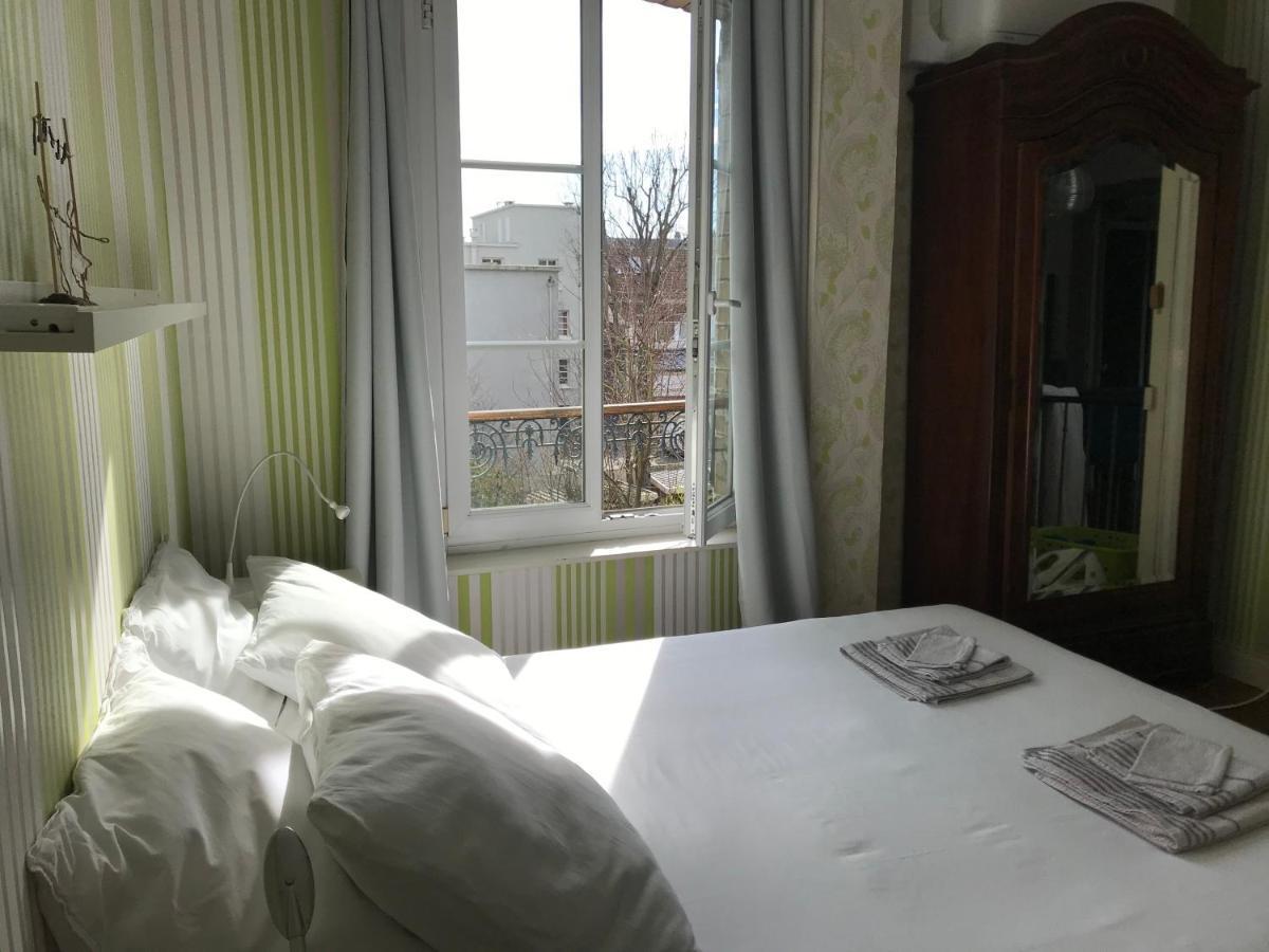 Un Jardin Dans La Ville Bed & Breakfast Chalons-en-Champagne Exterior photo